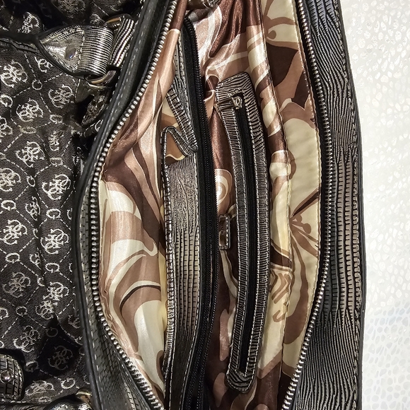 Vintage Guess Handbag - Gray and Silver - VGUC - Monogram - Picture 9 of 15